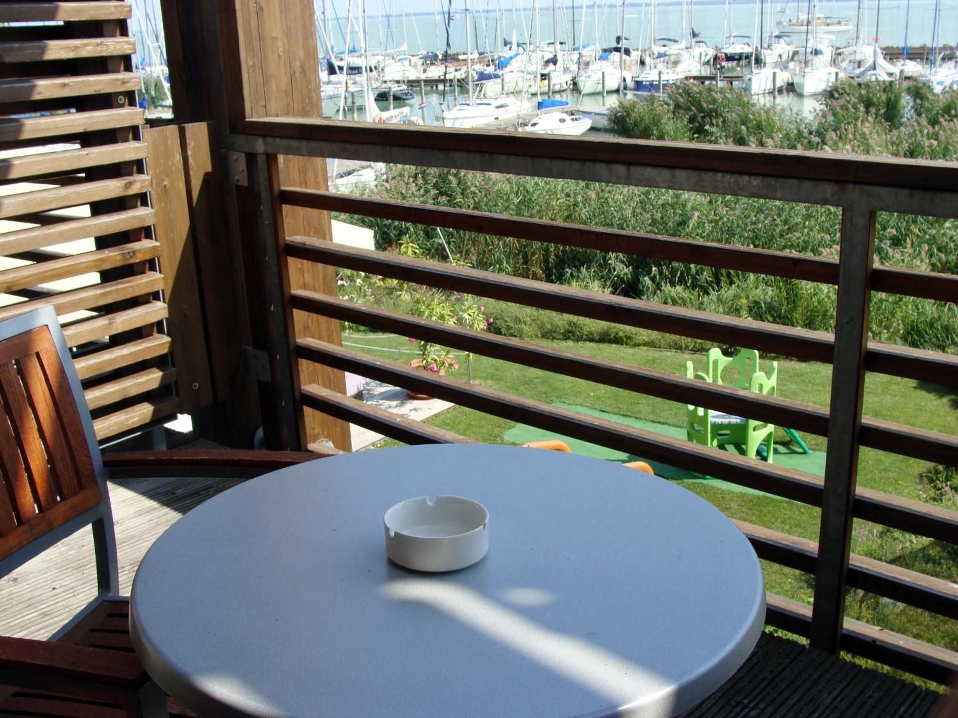 Panoramic Lake View Room