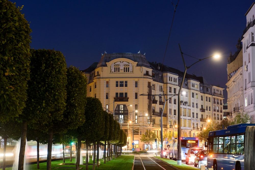 undefined Karoly Corner Residences 8