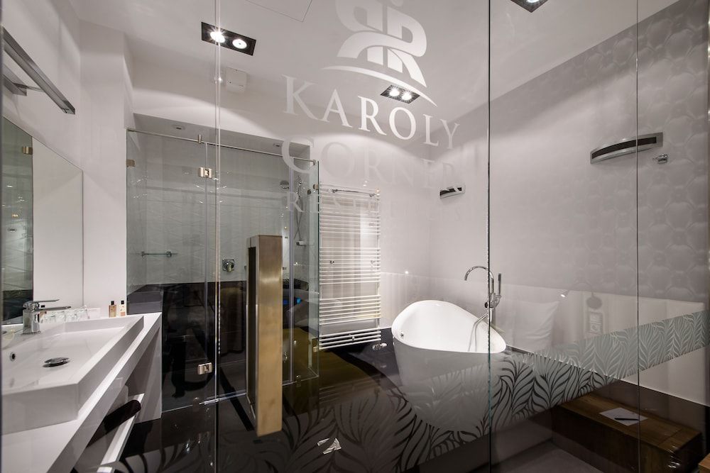 Karoly Corner Residences Deluxe Apartment, 1 King Bed, Non Smoking 20