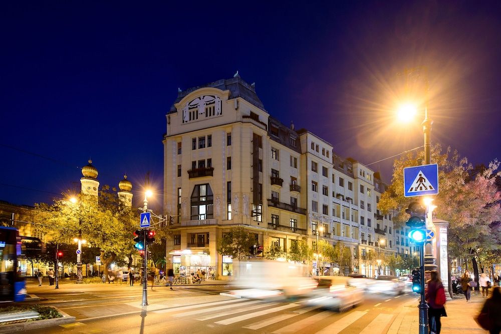 undefined Karoly Corner Residences 6