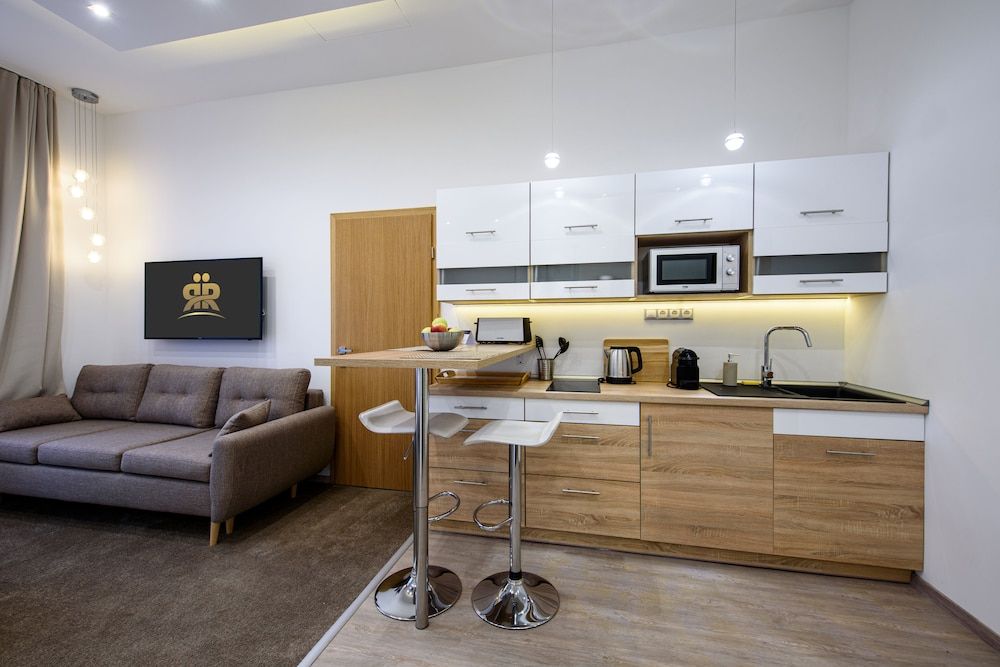 Karoly Corner Residences Executive Apartment, 1 King Bed, Non Smoking 22