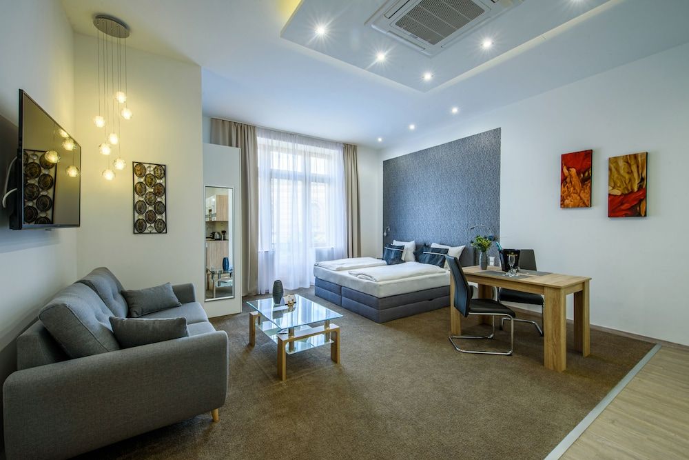 Karoly Corner Residences Executive Apartment, 1 King Bed, Non Smoking 10