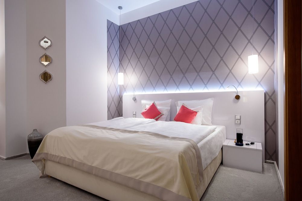 undefined Karoly Corner Residences 3