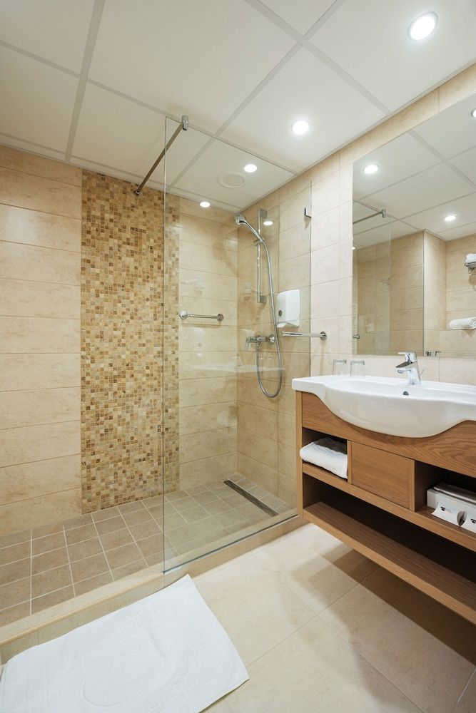 Hotel Európa Fit Standard Double or Twin Room 4