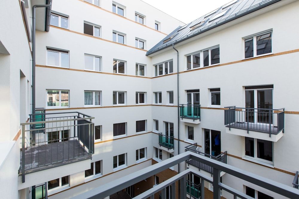 undefined Vagabond Corvin 10