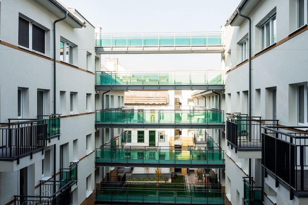 undefined Vagabond Corvin 8