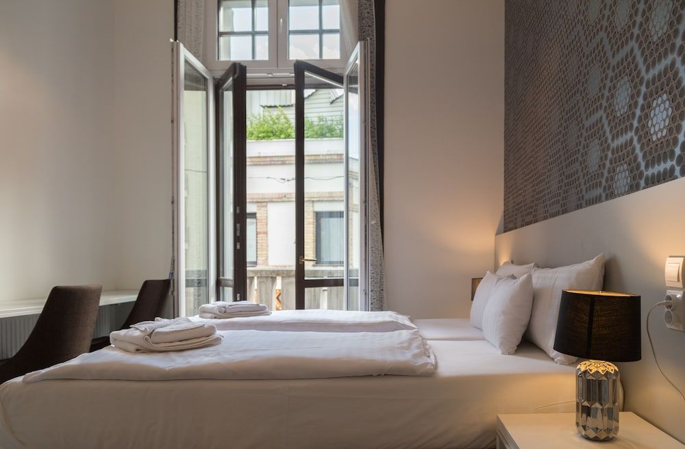 undefined Hotel Mika Downtown 10