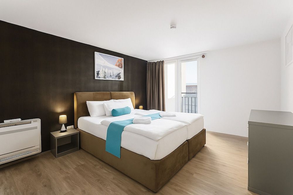 undefined Hotel Mika Downtown 2