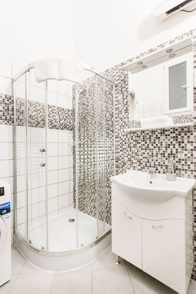 Grand Budapest Apartments Standard Apartment, 2 Bedrooms 8