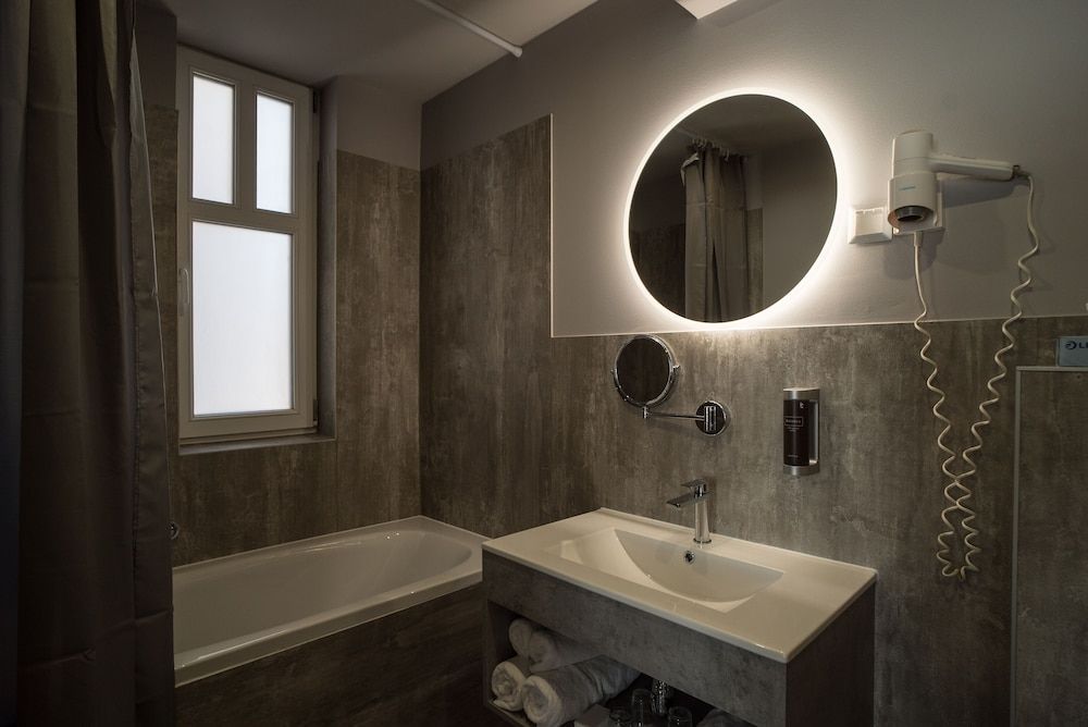 Hotel Civitas Sopron Quadruple Room with Air Conditioner 6