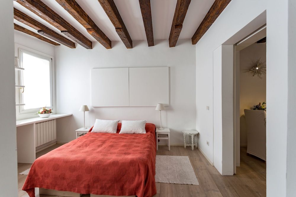 Apartment, Annex Building (Vecellio)
