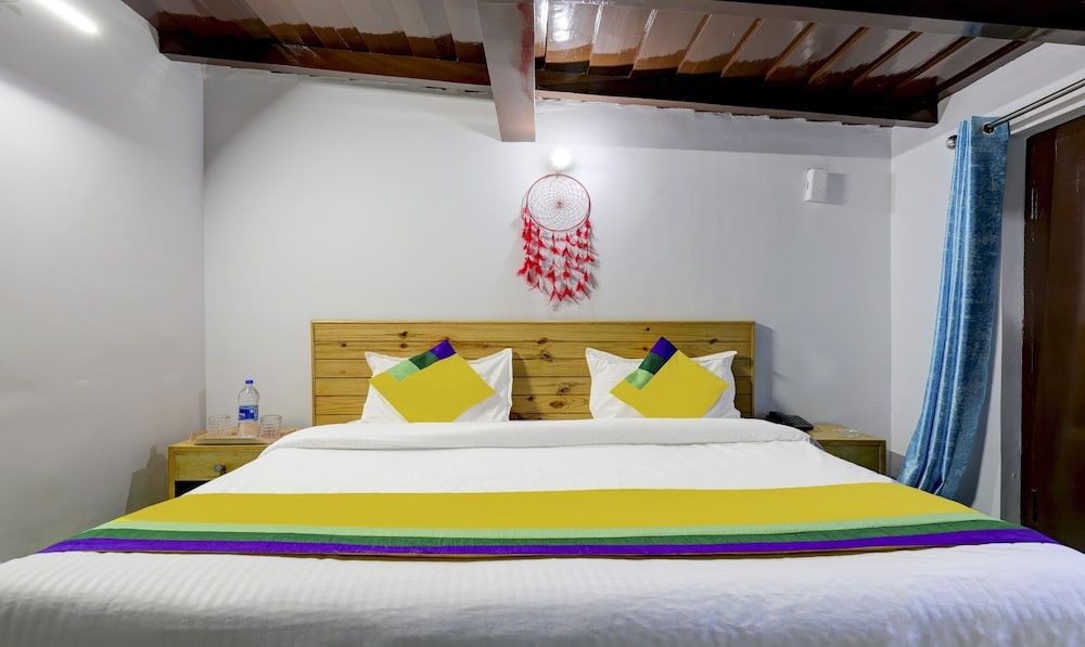 Itsy Hotels Shri Gv Inn, 600 Mtrs From Tiffin Top Economy Room 4