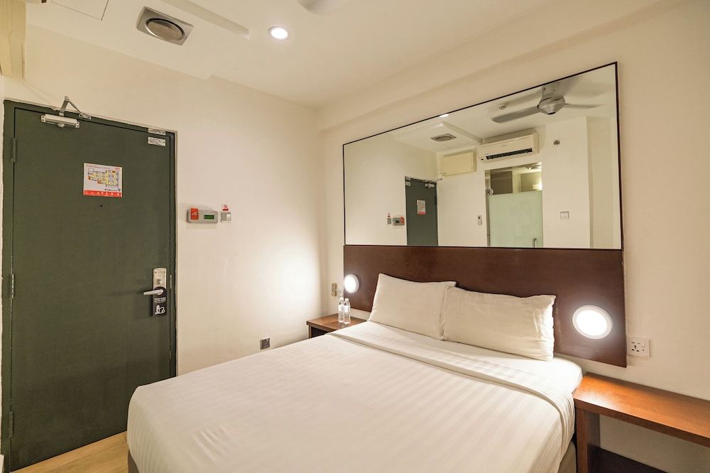 Tune Hotel Georgetown Penang Double Room (without Window) 3