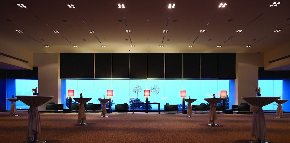 undefined G Hotel Gurney 9