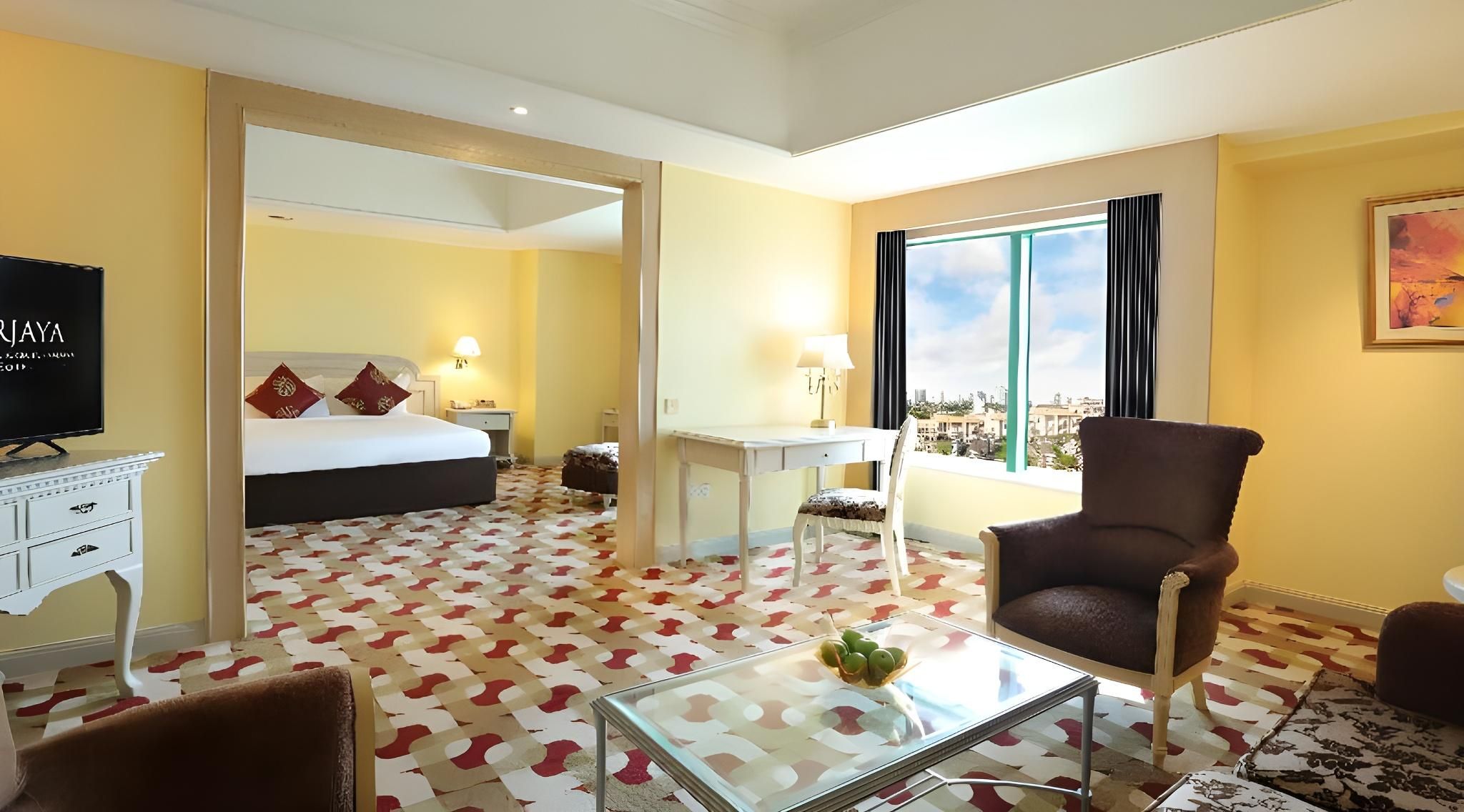 undefined Berjaya Waterfront Hotel 8