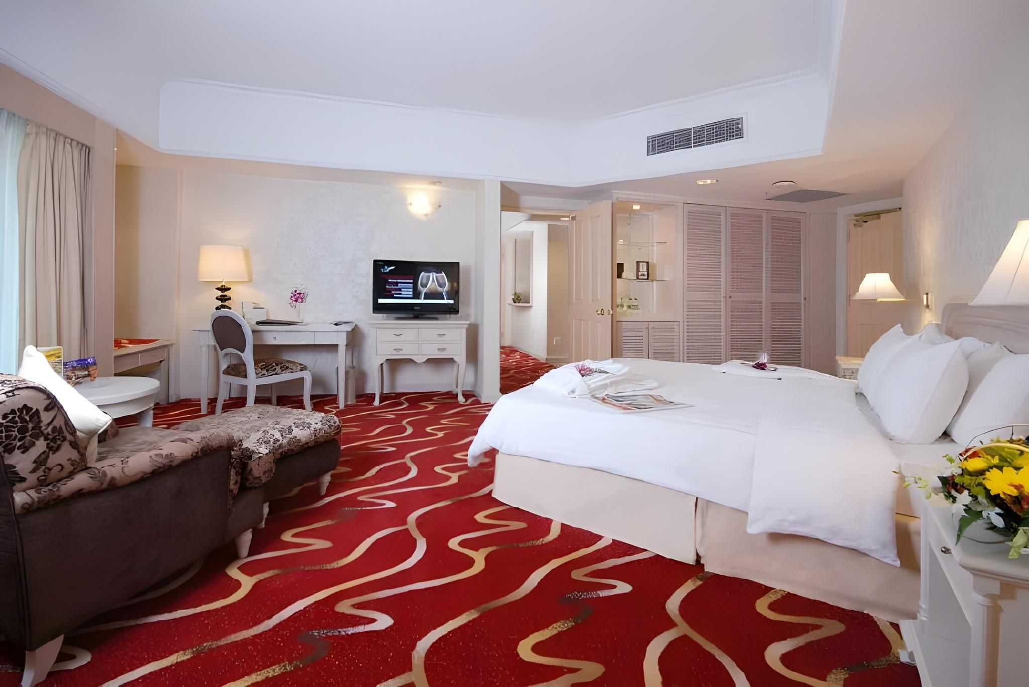 undefined Berjaya Waterfront Hotel 7