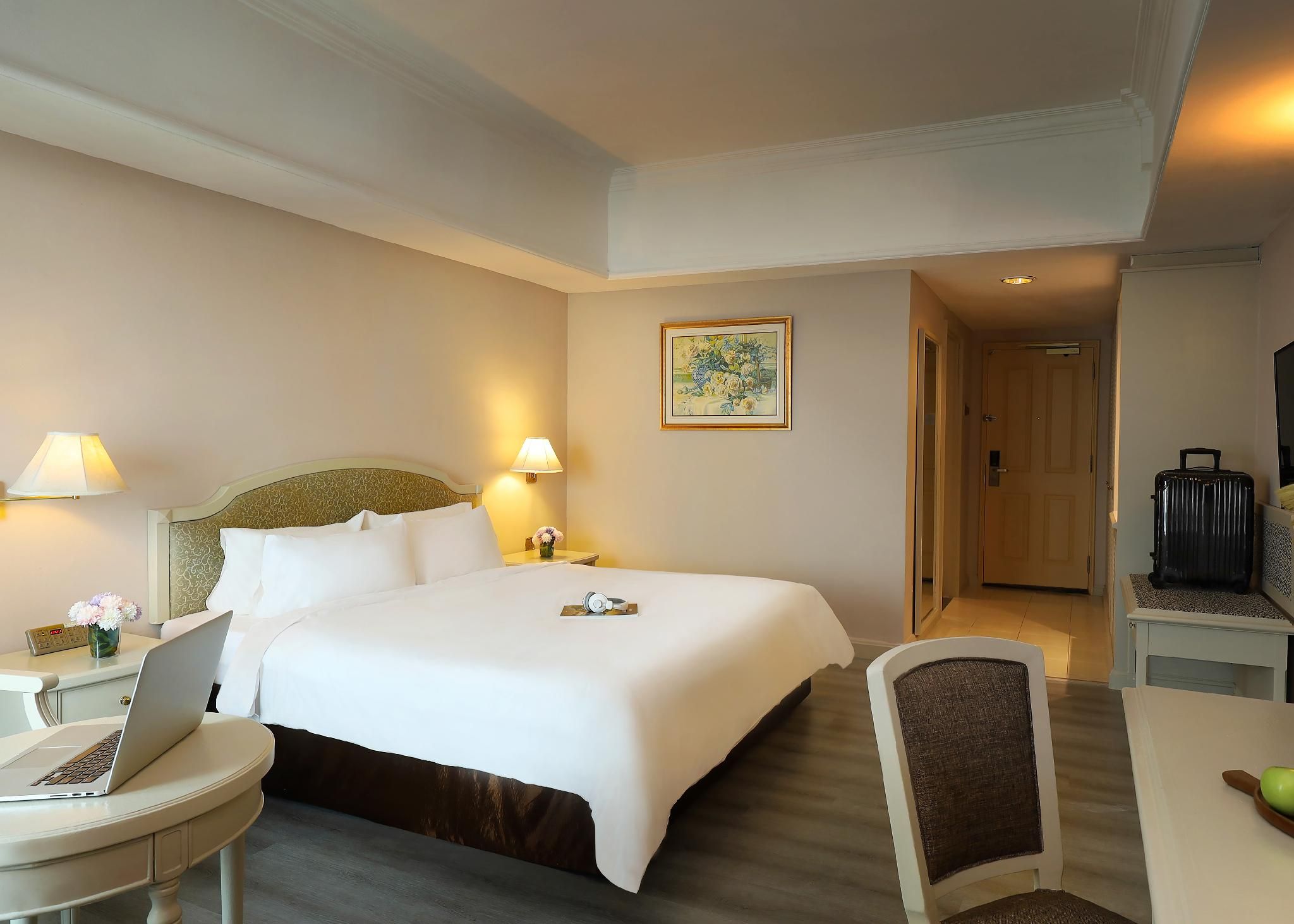 undefined Berjaya Waterfront Hotel 5