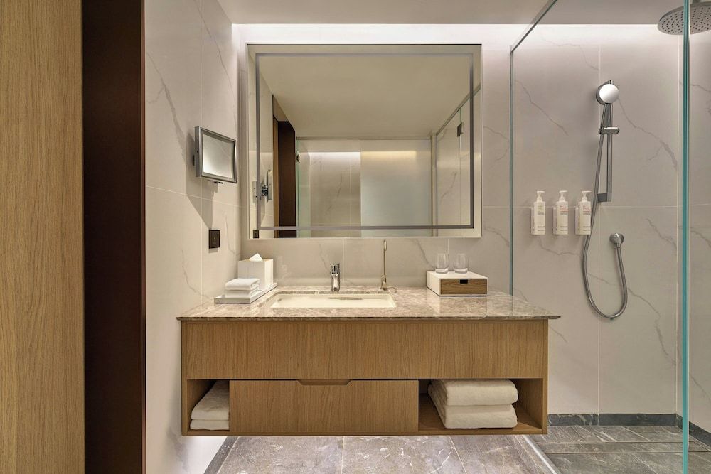 Petaling Jaya Marriott Hotel Deluxe Room, 1 King Bed, City View 5