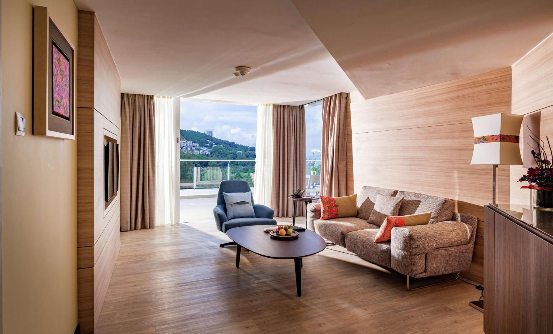 KING TERRACE SUITE WITH SEA VIEW AND BATH TUB