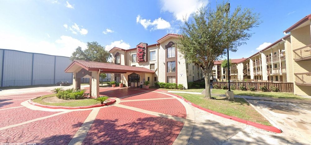 undefined Red Roof Inn & Suites Houston - Hobby Airport 6