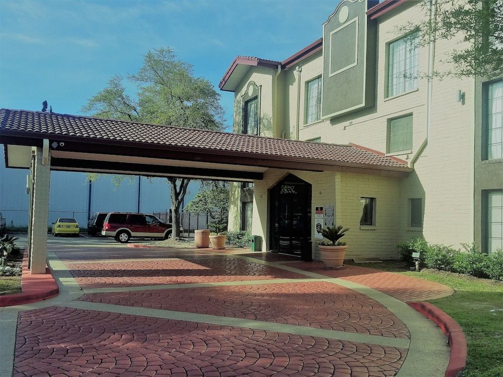 undefined Red Roof Inn & Suites Houston - Hobby Airport 4