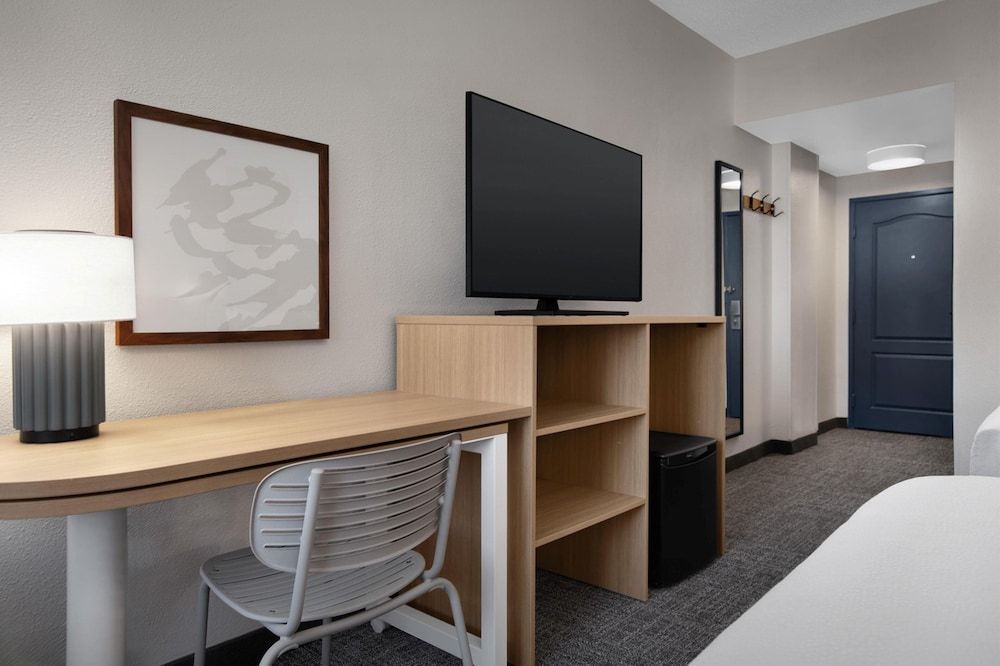 Spark by Hilton Denver Tech Center Greenwood Village Room, 2 Queen Beds 14