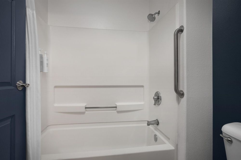 Spark by Hilton Denver Tech Center Greenwood Village Room, 2 Queen Beds 12