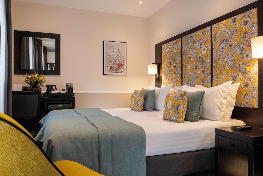 Hotel Park Lane Paris Classic Twin Room 3