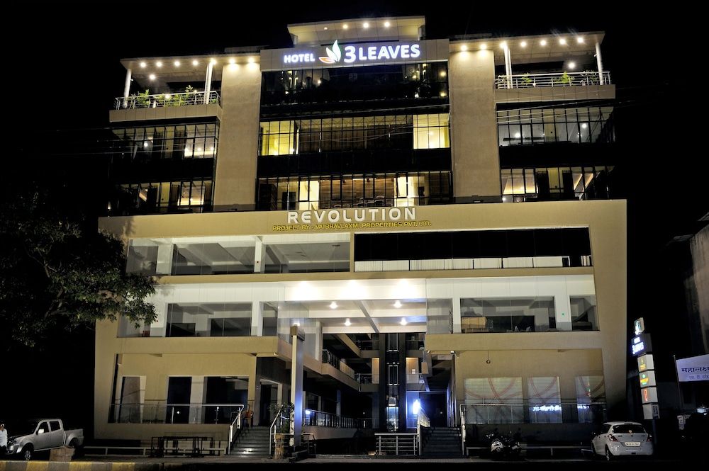 undefined Hotel 3 Leaves 2