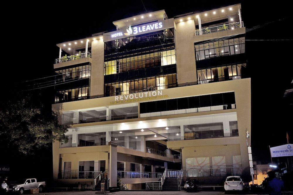 undefined Hotel 3 Leaves 7