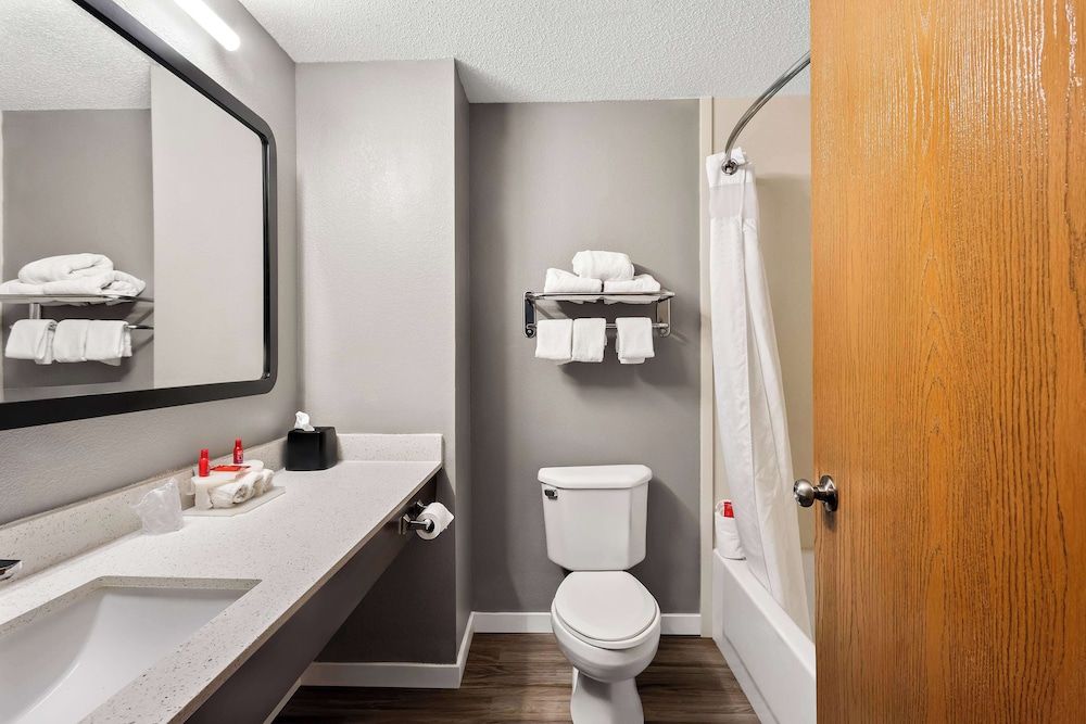 Standard Room, 1 Queen Bed, Accessible, Refrigerator & Microwave (Delete All)