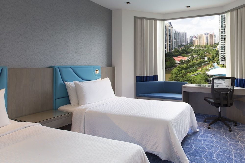 Four Points by Sheraton Singapore, Riverview Room, 2 Twin Beds 3