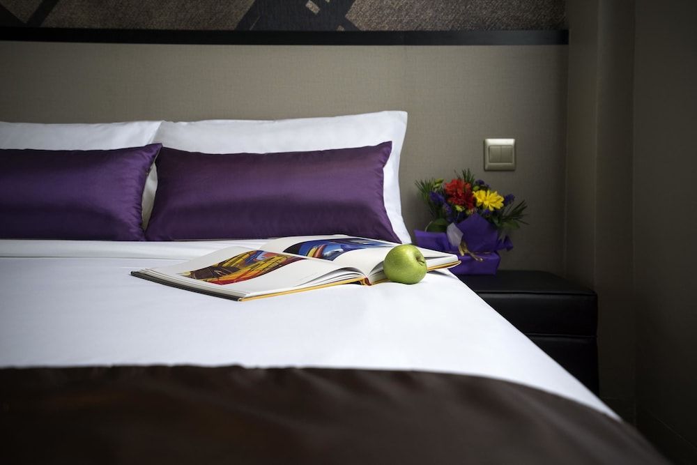 undefined Hotel 81 Premier Hollywood 4