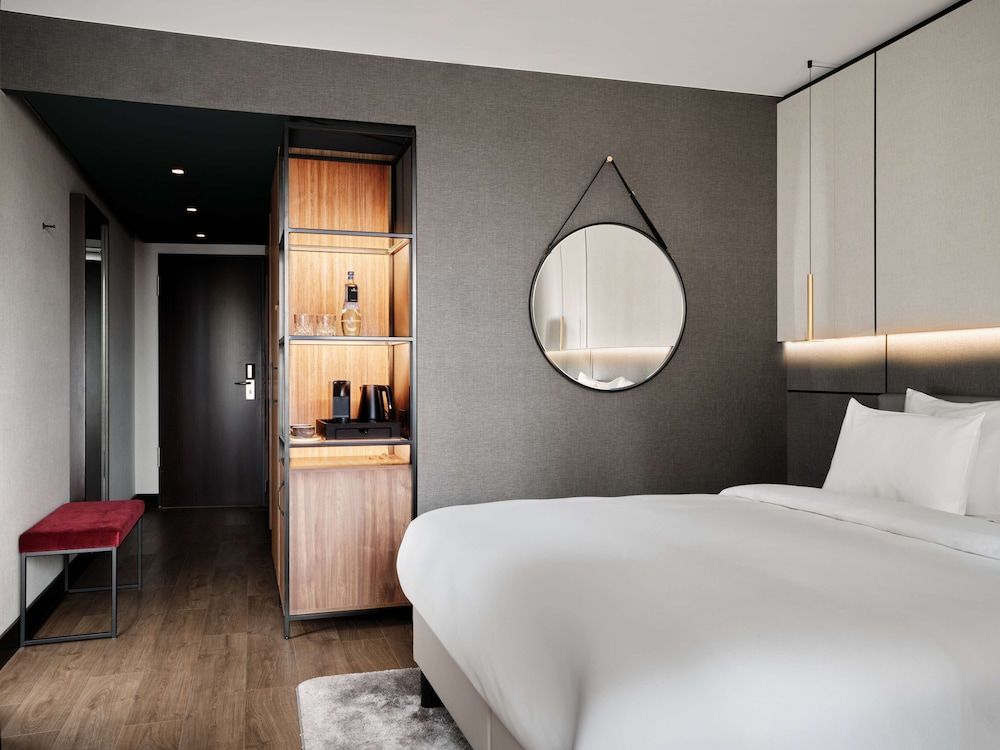 Radisson Collection Hotel, Berlin Room (Collection, Atrium) 3