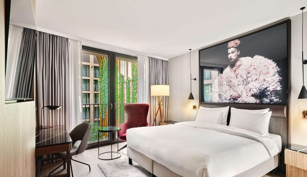 Radisson Collection Hotel, Berlin Room (Collection, Atrium)