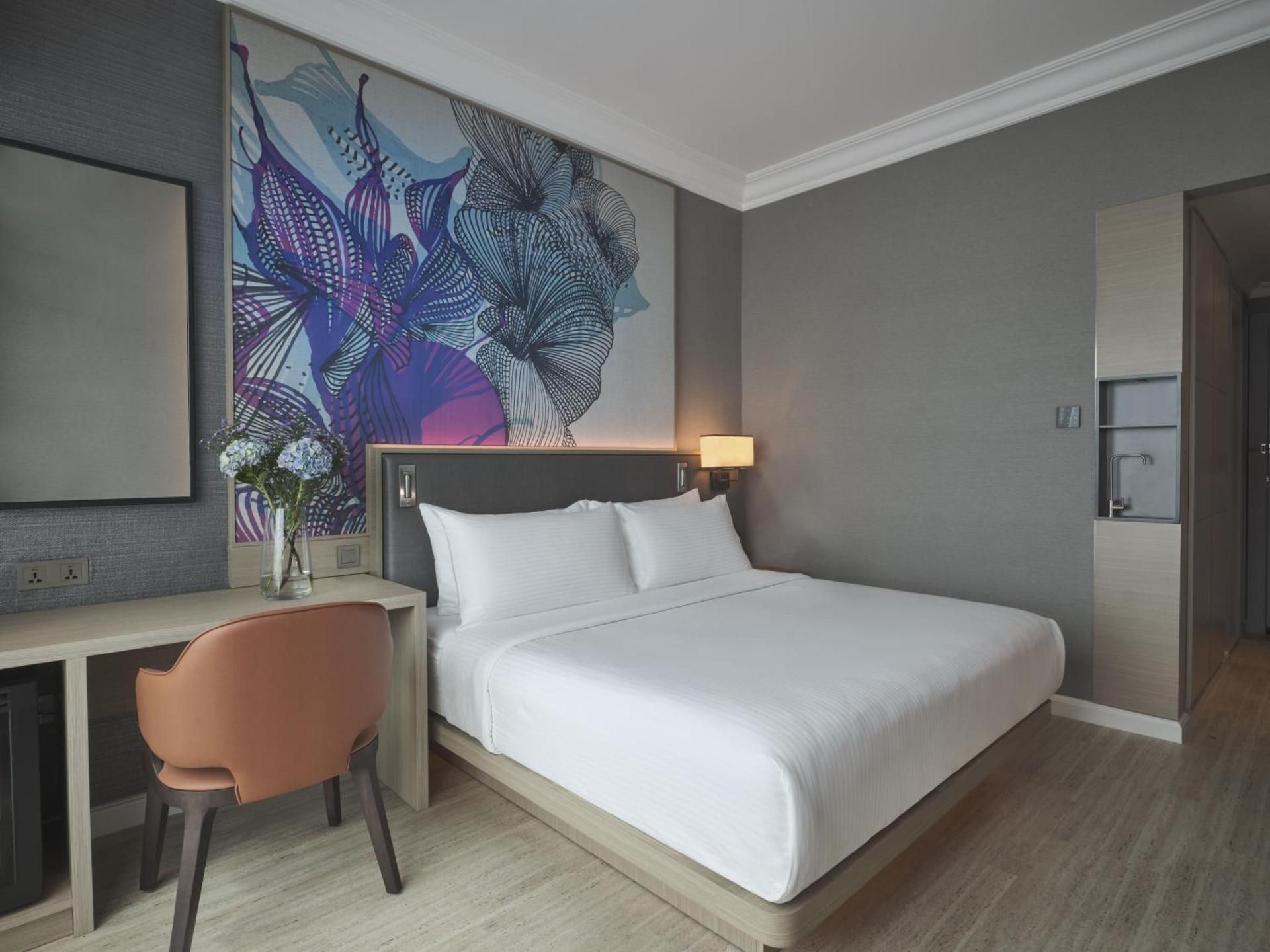 Grand Club Waterfront King (Newly renovated room)
