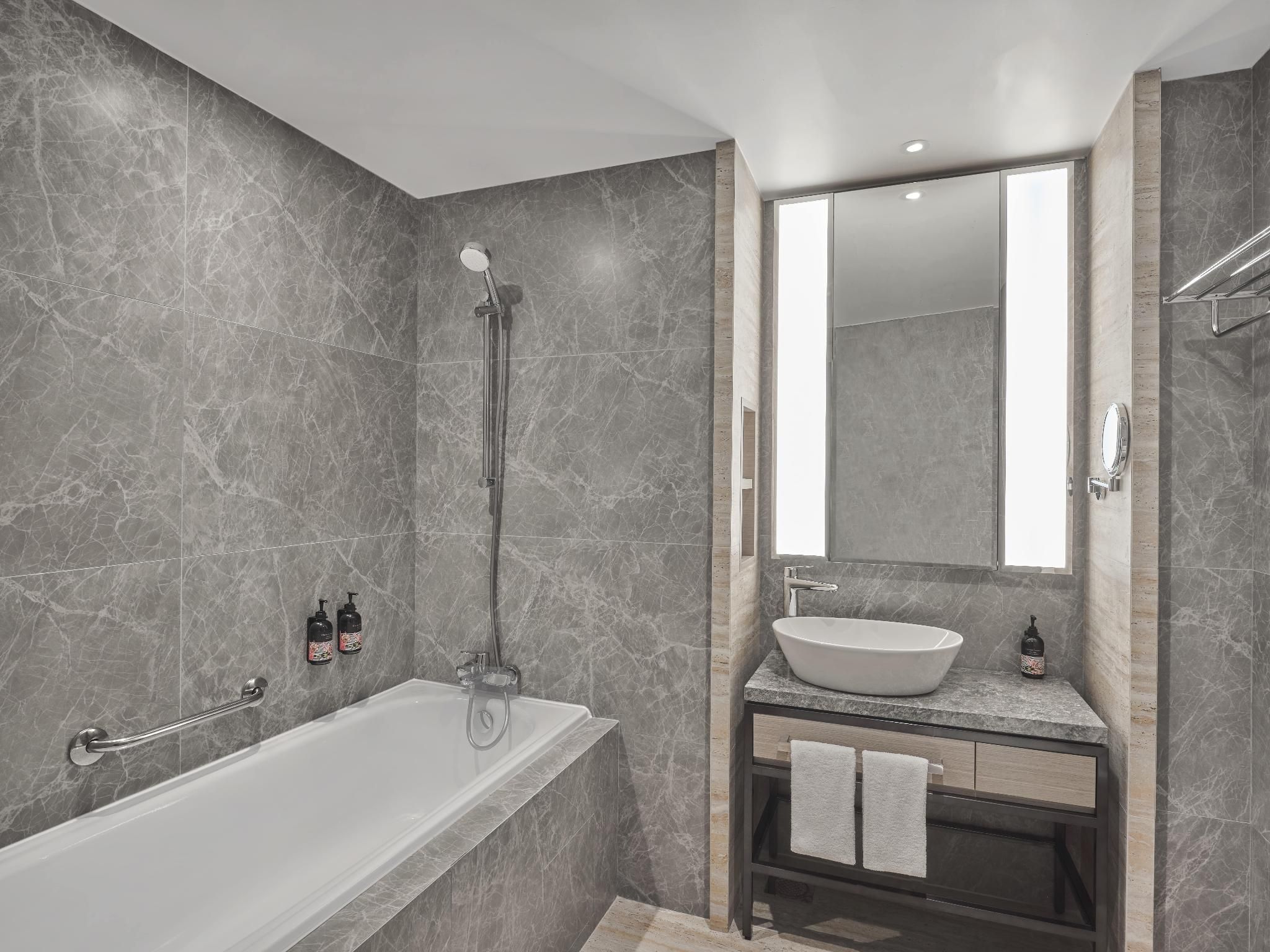 Premier Twin (Newly renovated room)