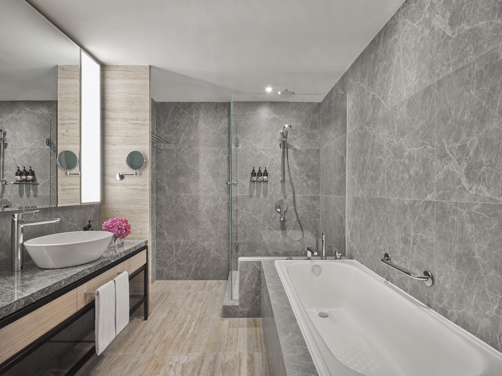 Grand Executive Suite (Newly renovated room)