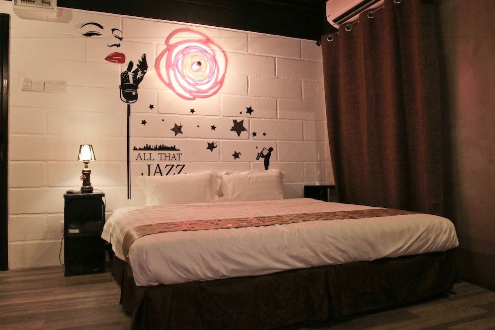 undefined Just In Hotel