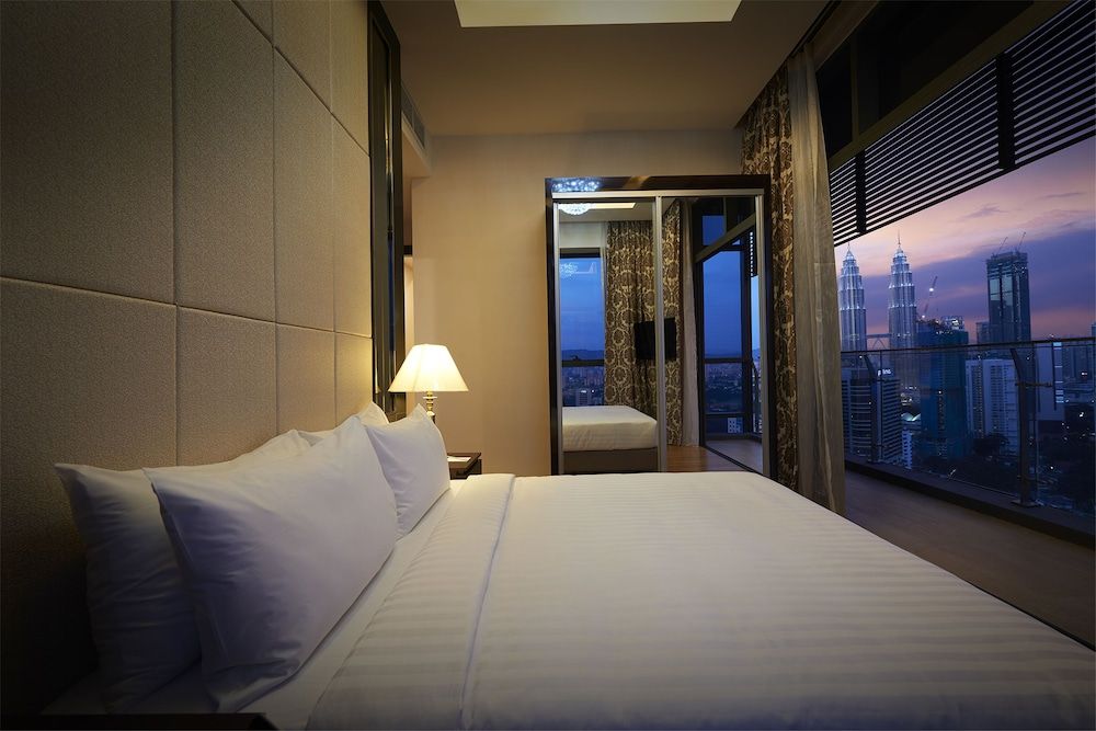 Two Bedroom Premier Suite Queen+ Single @ Residences