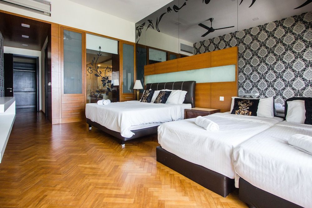 Profolio Straits Quay Exclusive Condo, 2 Bedrooms, Sea View 3