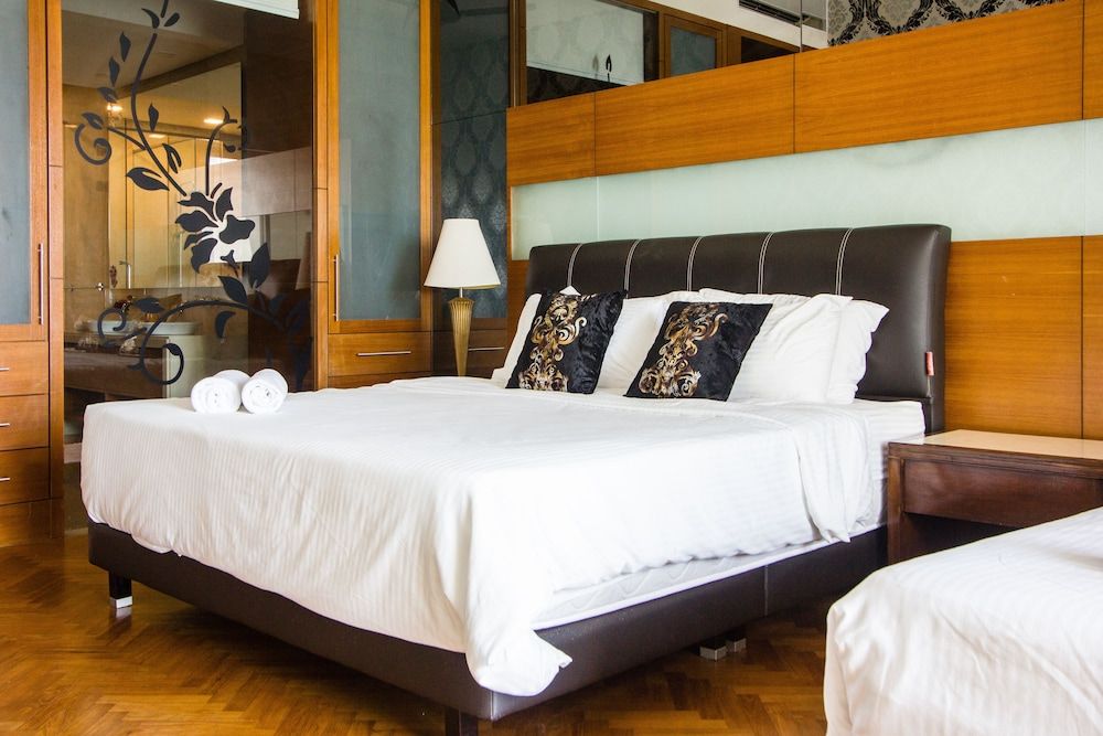 Profolio Straits Quay Exclusive Condo, 2 Bedrooms, Sea View 5