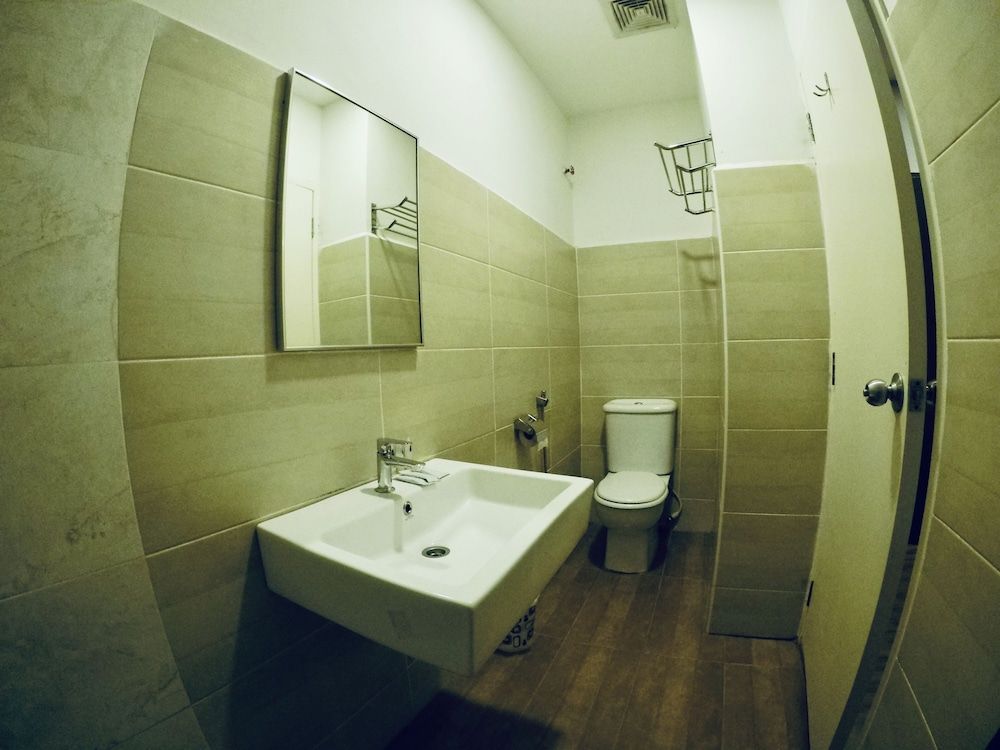 Hotel Ariana Iskandar Deluxe Triple Room, 3 Twin Beds 4