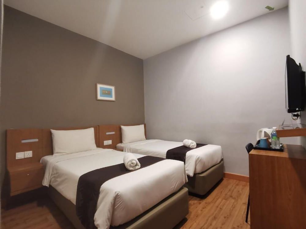 undefined Hotel Ariana Iskandar 2