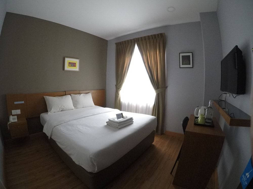 undefined Hotel Ariana Iskandar 10