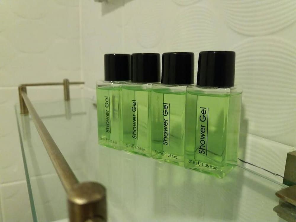 Bathroom amenities