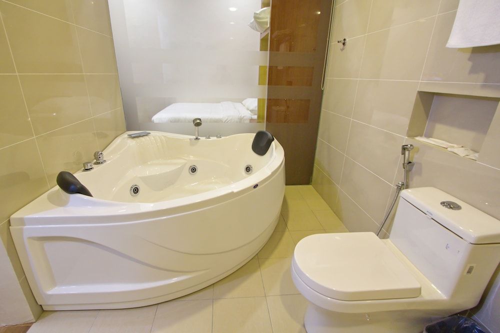 Elegant Hotel Super Deluxe Room 4