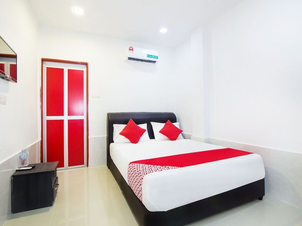 OYO 414  Adiff Palace Hotel Standard Double Room 3