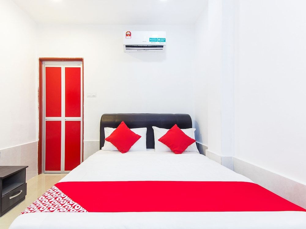 OYO 414  Adiff Palace Hotel Standard Double Room 2