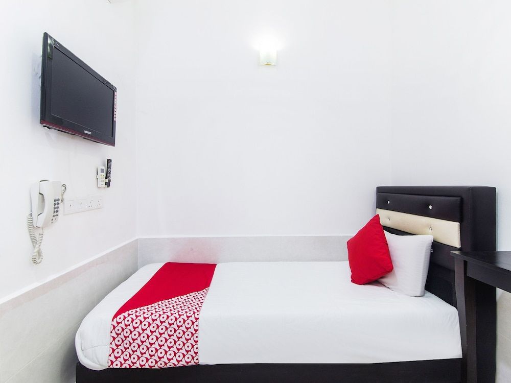 undefined OYO 414  Adiff Palace Hotel